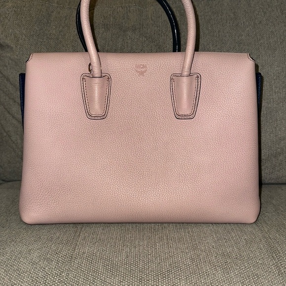 MCM  Bag - Picture 10 of 17